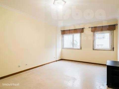 Apartamento Novo T2 em Benfica,com estacionamento-1