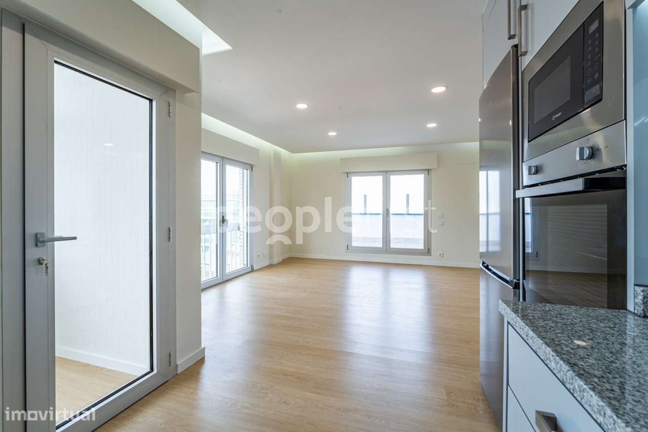 T2 Totalmente Remodelado com Terraço de 65m² e Vista Panorâmica sob...-5