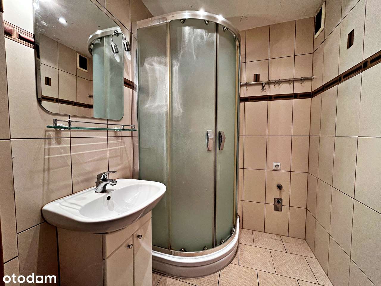 2 pokojowe mieszkanie z balkonem na 9 piętrze - ul. Kochanowskiego 1/3-6