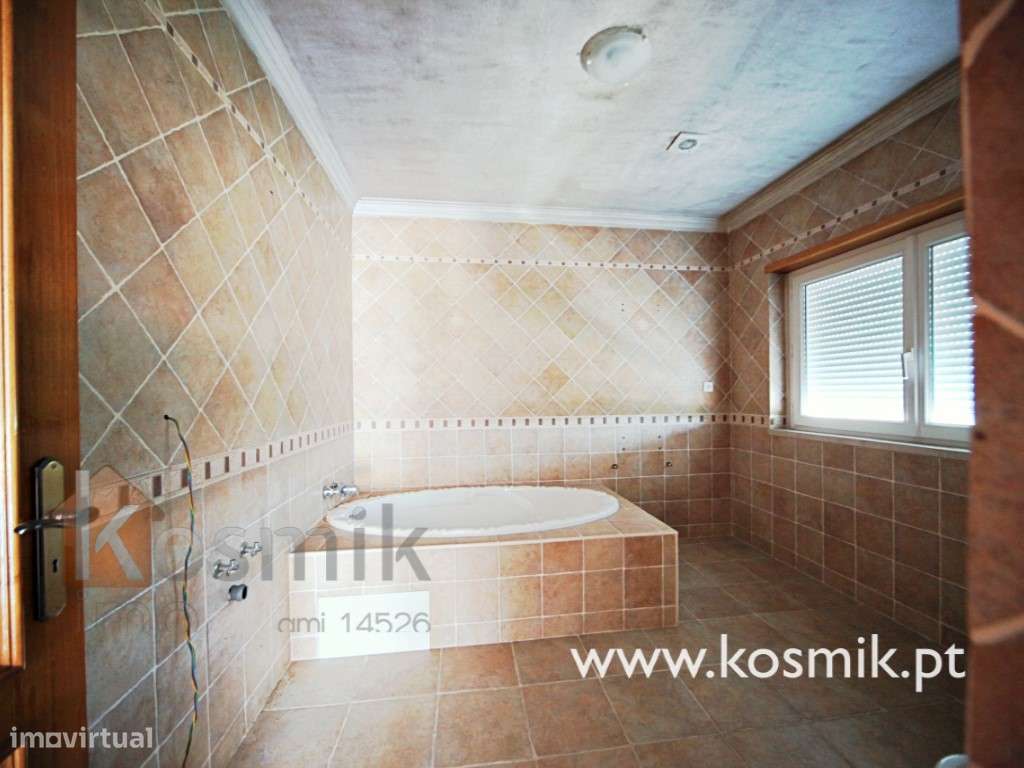 Moradia bifamiliar de Luxo para recuperar V5 + V5 :: Bucelas - Lour...-16