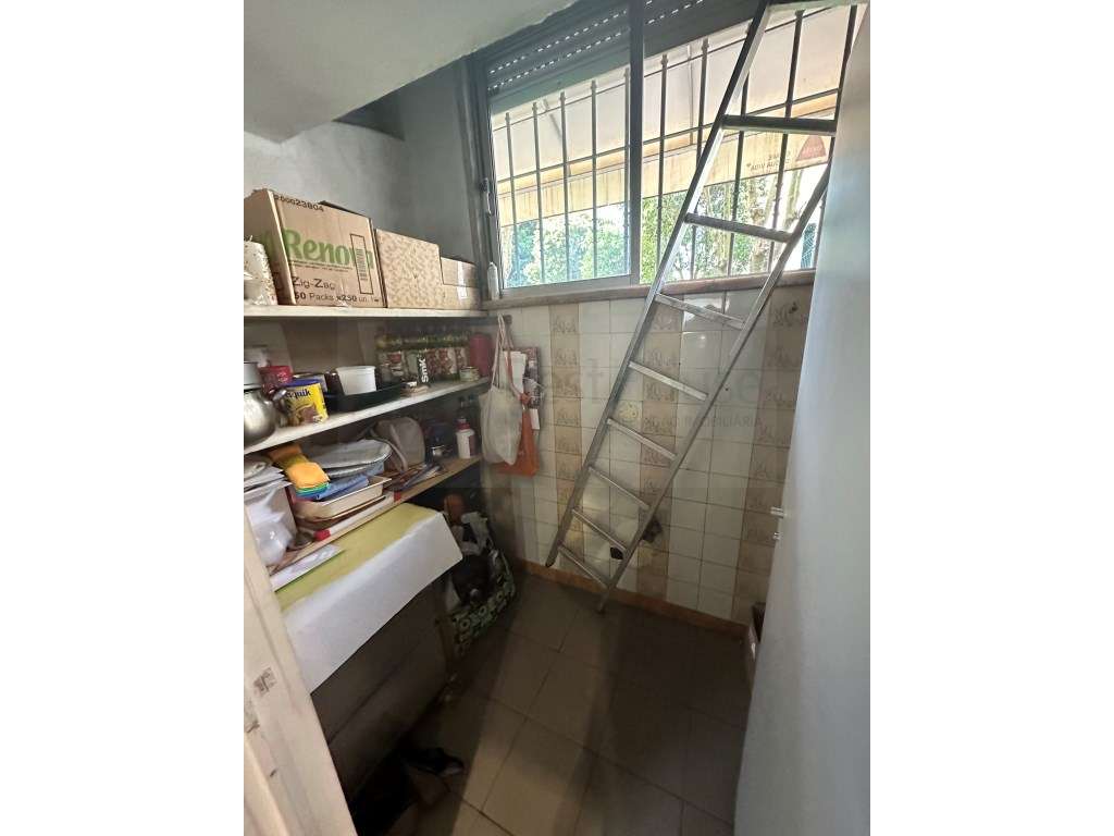 Loja em Massamá para venda - com Sanck-Bar em funcionamento-11