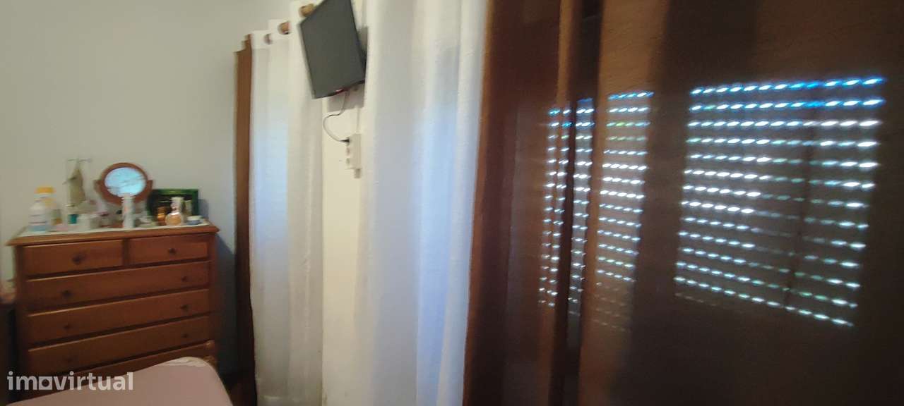 Casa de Habitação com Grande Terreno a 9 minutos da Figueira-18