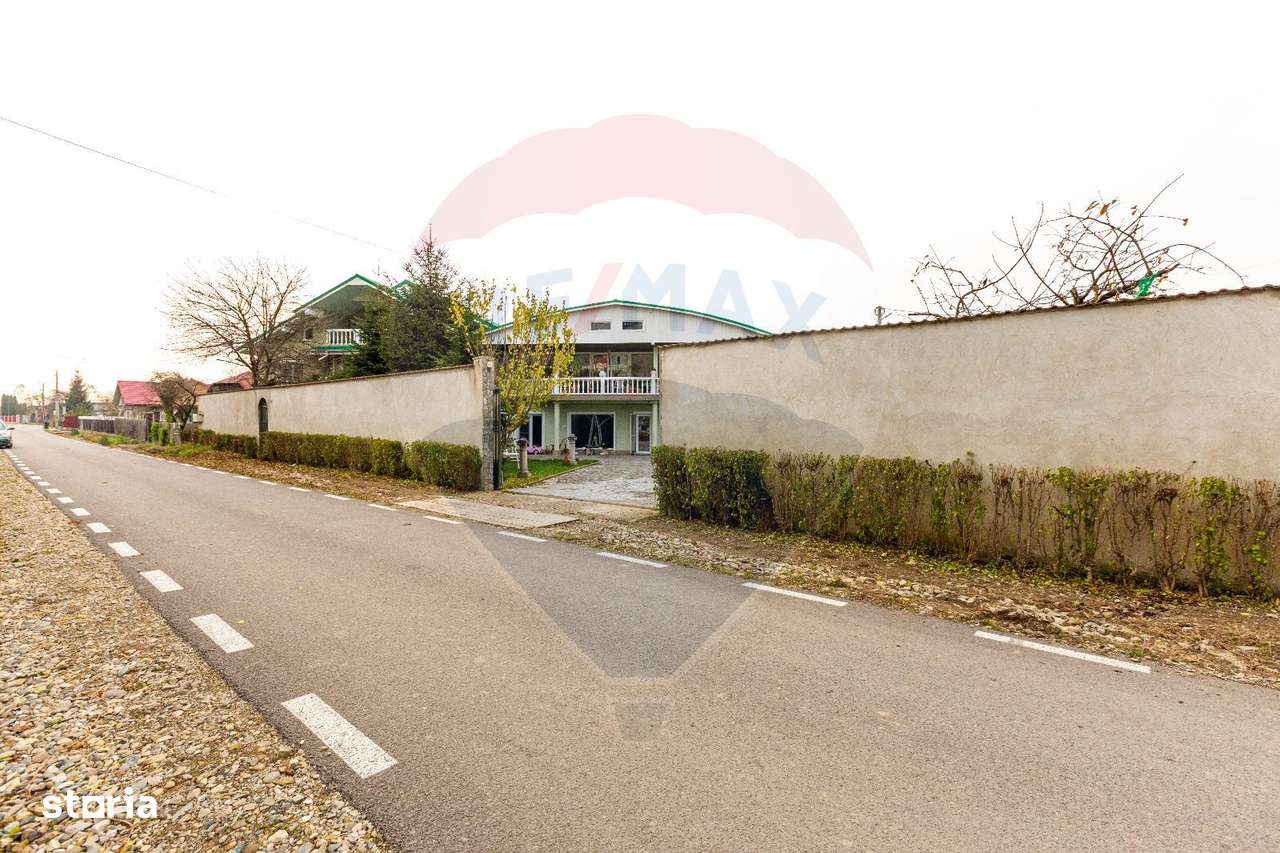 Vila, pretabila pentru PENSIUNE, de vanzare, Hemeiuș, Bacău - Imagine principală: 5/20