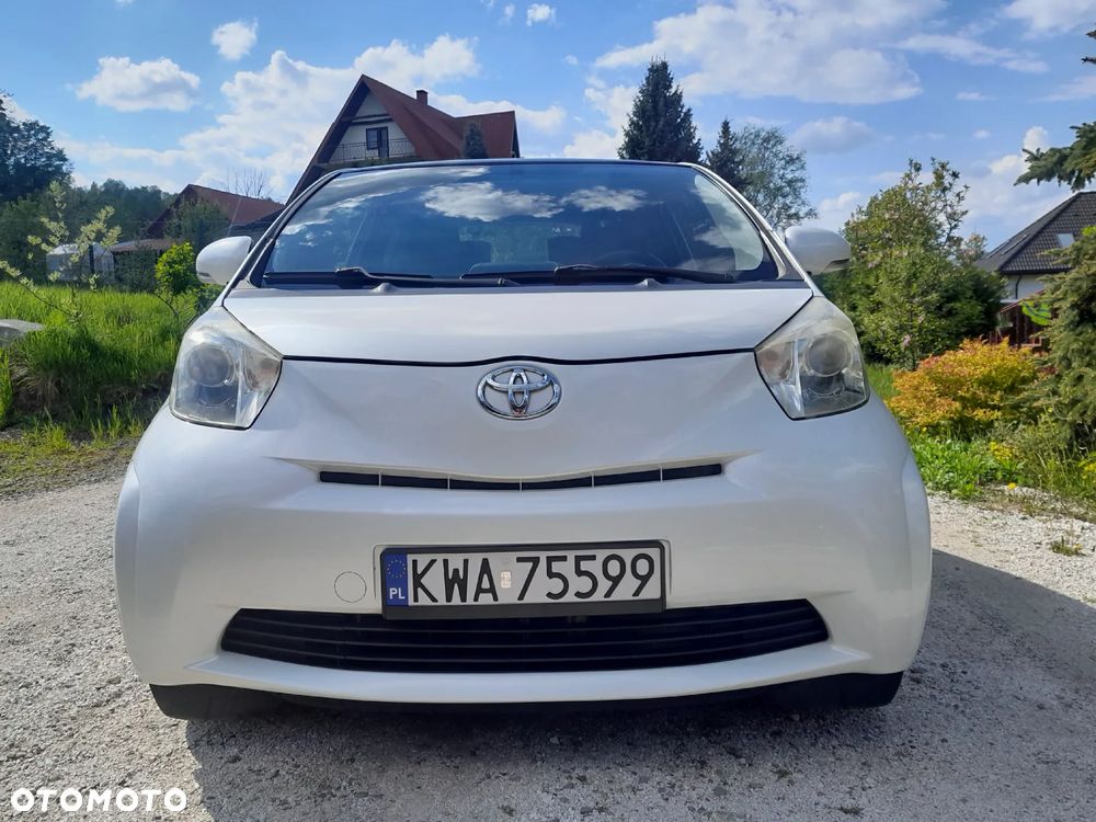 Toyota iQ