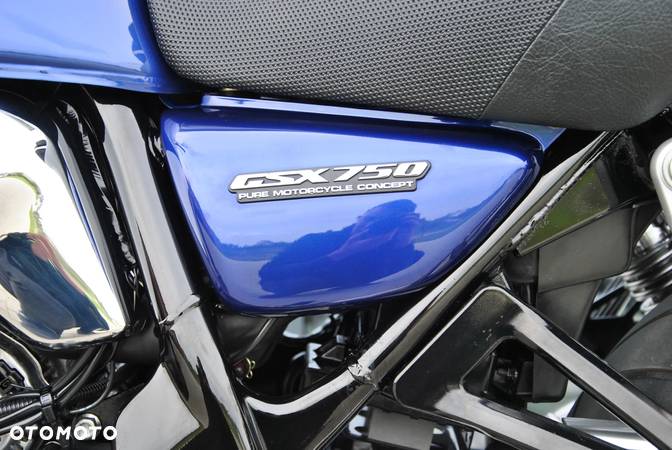 Suzuki GSX - 15