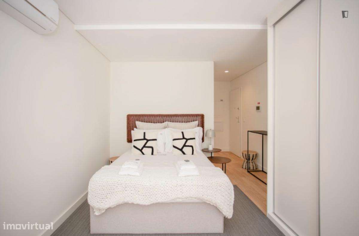 Estúdio - localizado em Santo Ildefonso Porto - Grande imagem: 3/9