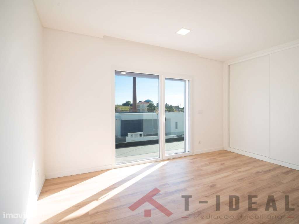 Moradia T4 nova próxima da Lourinhã e das praias-37