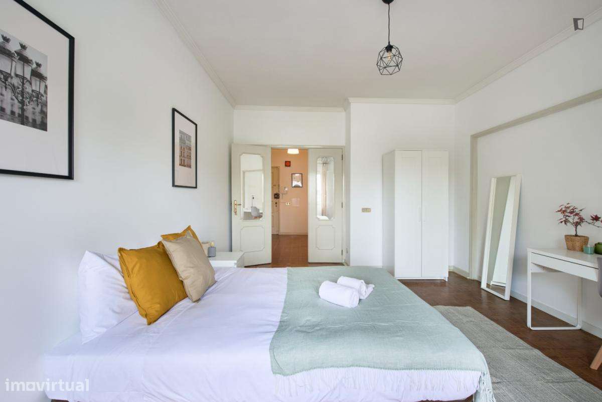 Quarto - localizado em Roma-Areeiro Lisbon - Grande imagem: 5/52
