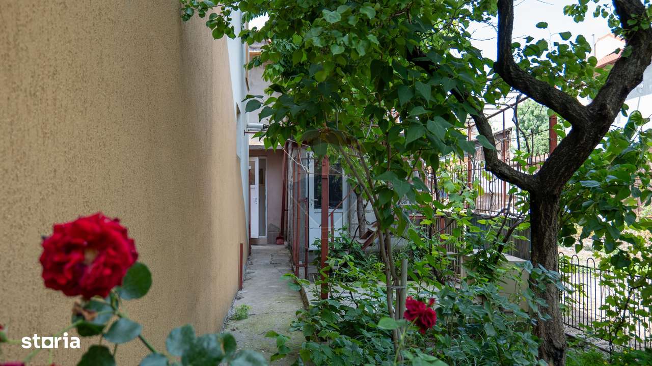 Andronache -vanzare casă si teren intravilan cu suprafata de 241 mp