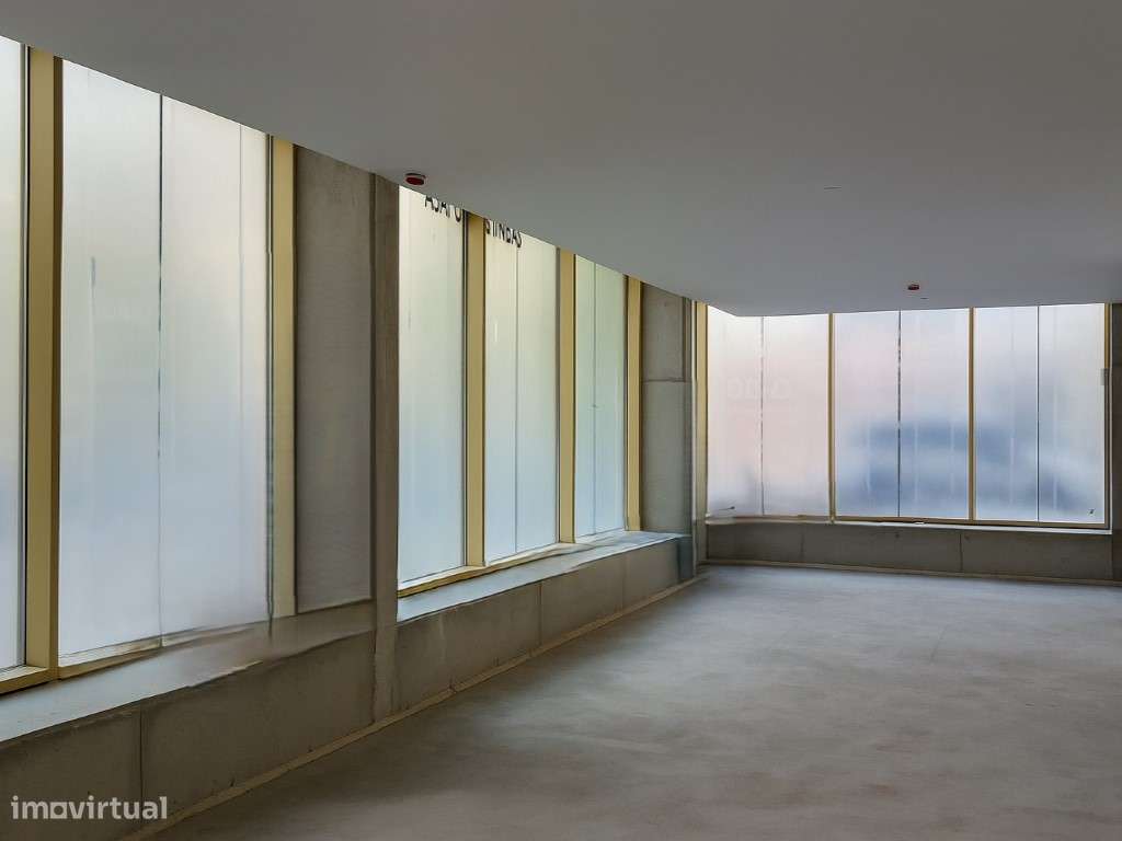 LOJA NOVA, com GRANDES MONTRAS (11.6m comprimento x 3,4 de altura) ... - Grande imagem: 2/3