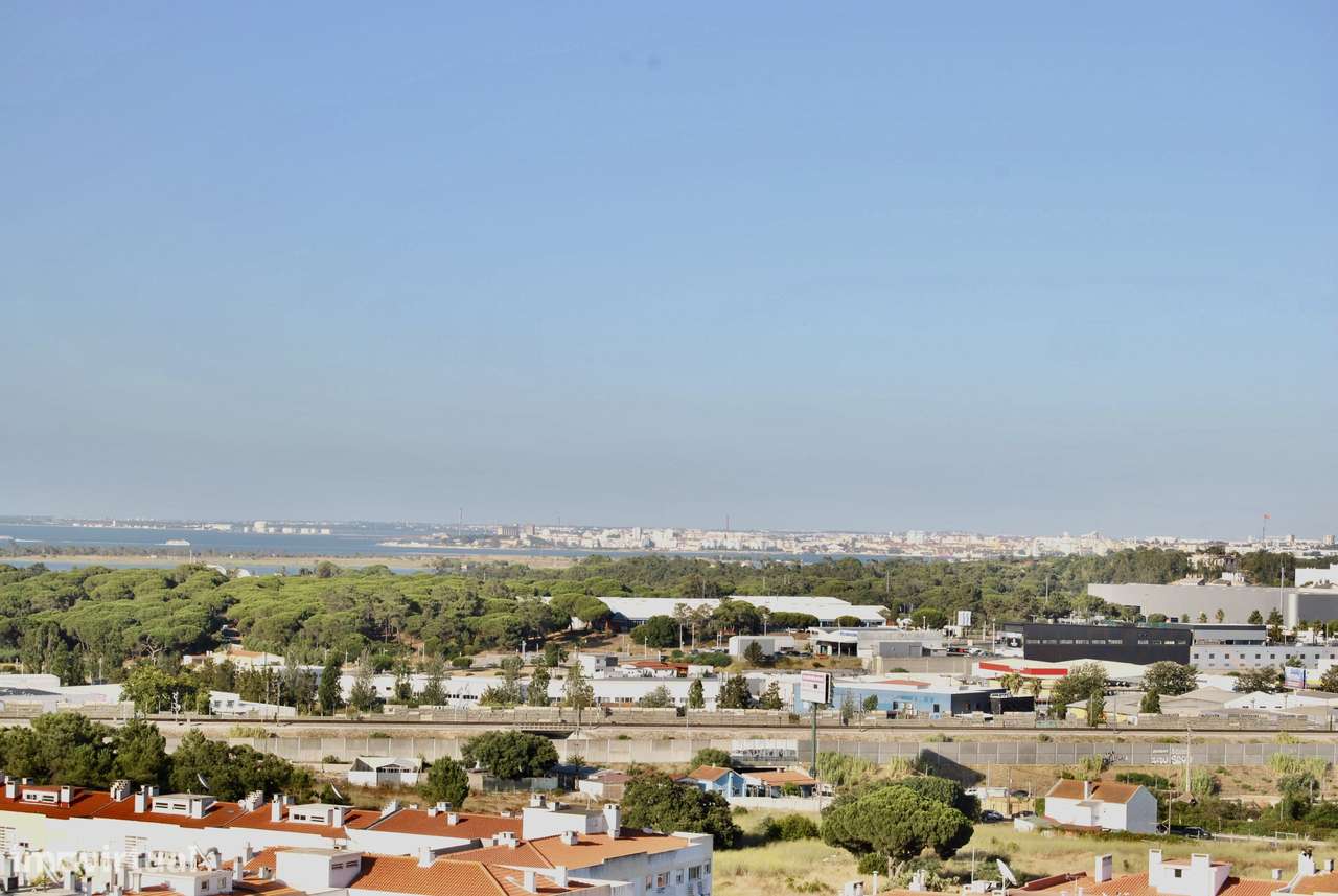 Excelente T3 em Santa Marta do Pinhal-46