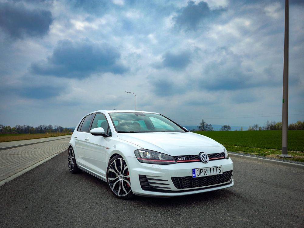 Volkswagen Golf VII GTI Performance BlueMotion Technology DSG 2014