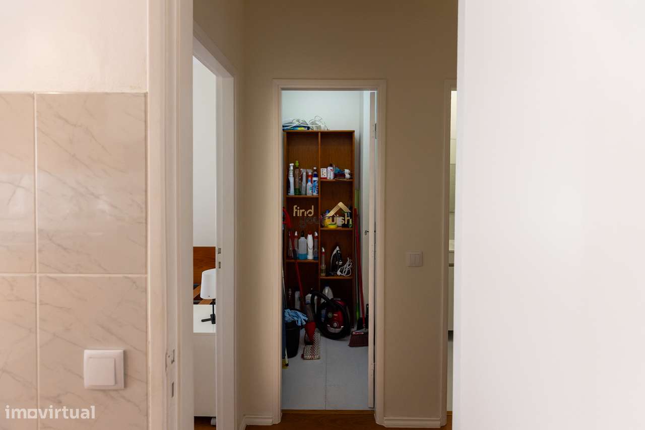 Apartamento T3 com Localização Premium no Centro de Alcobaça-12
