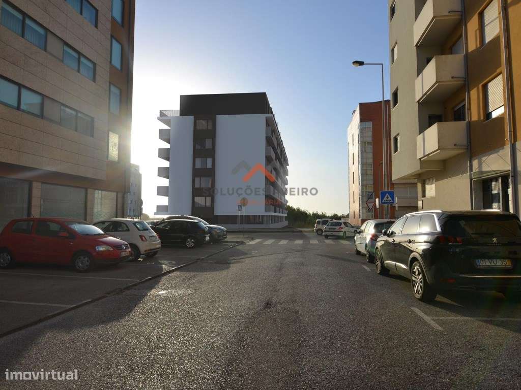 Apartamento T3 com 2 lugares de garagem e arrumo fechado Viva o mel...-13