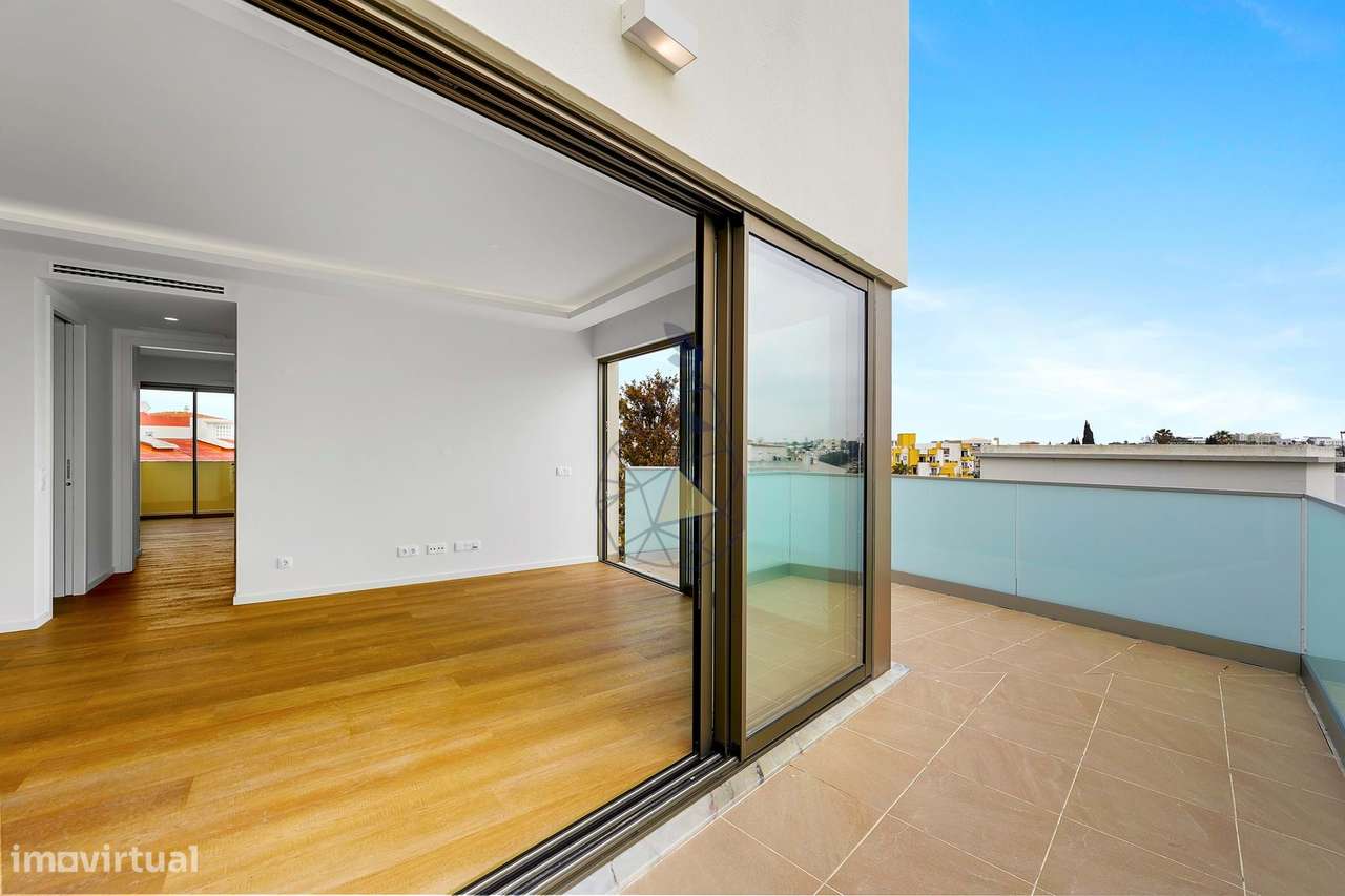 Apartamento T2 Duplex com 2 lugares de estacionamento em Alvor-22