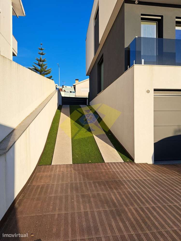 Moradia T3 em Felgueiras-25