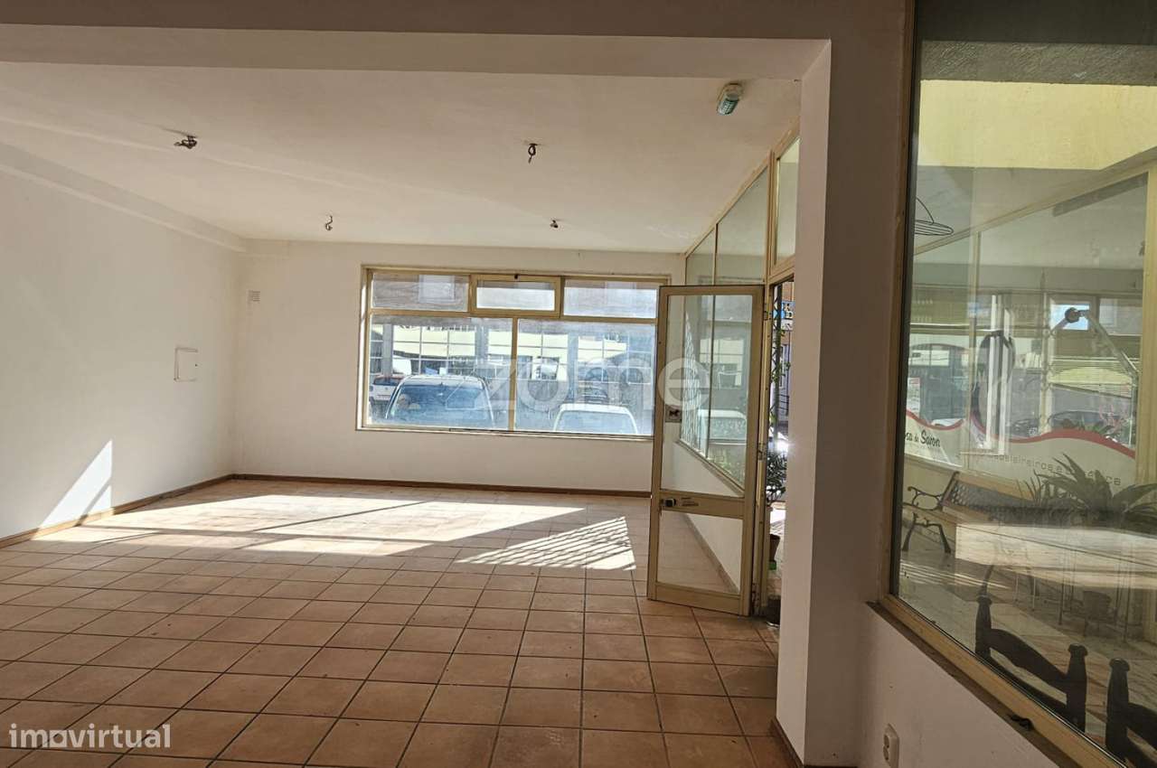 Loja ampla com 83 m - Grande imagem: 2/12