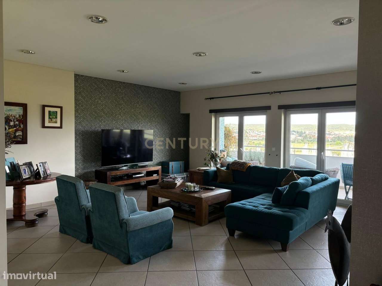 Edifício Moderno no Entroncamento com Vista Panorâmica e Luxo - Grande imagem: 2/25