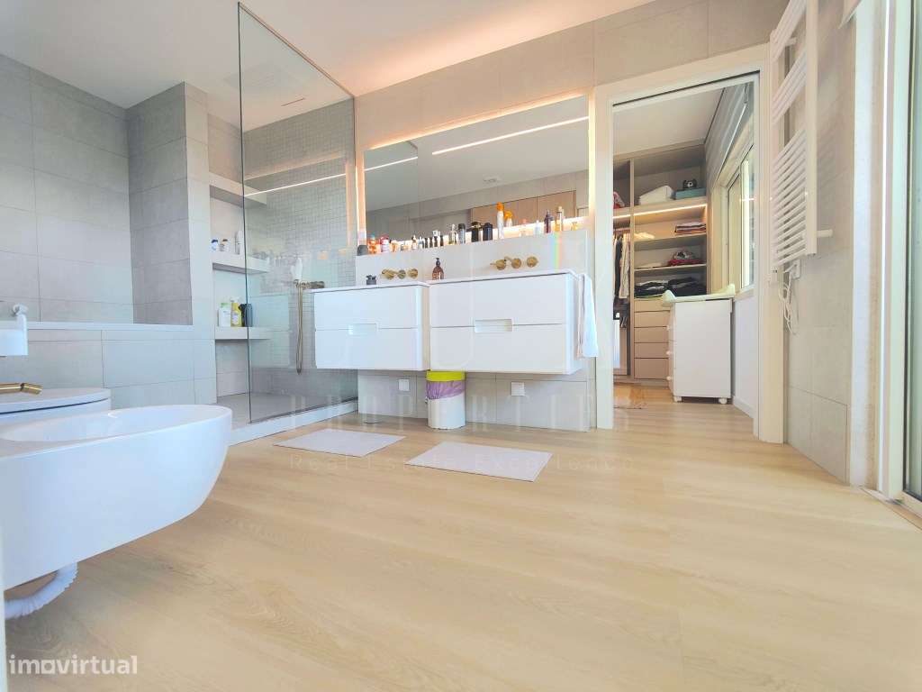 PENTHOUSE T5 DE LUXO COM VISTA FRONTAL DE MAR NO CENTRO DO ESTORIL-33