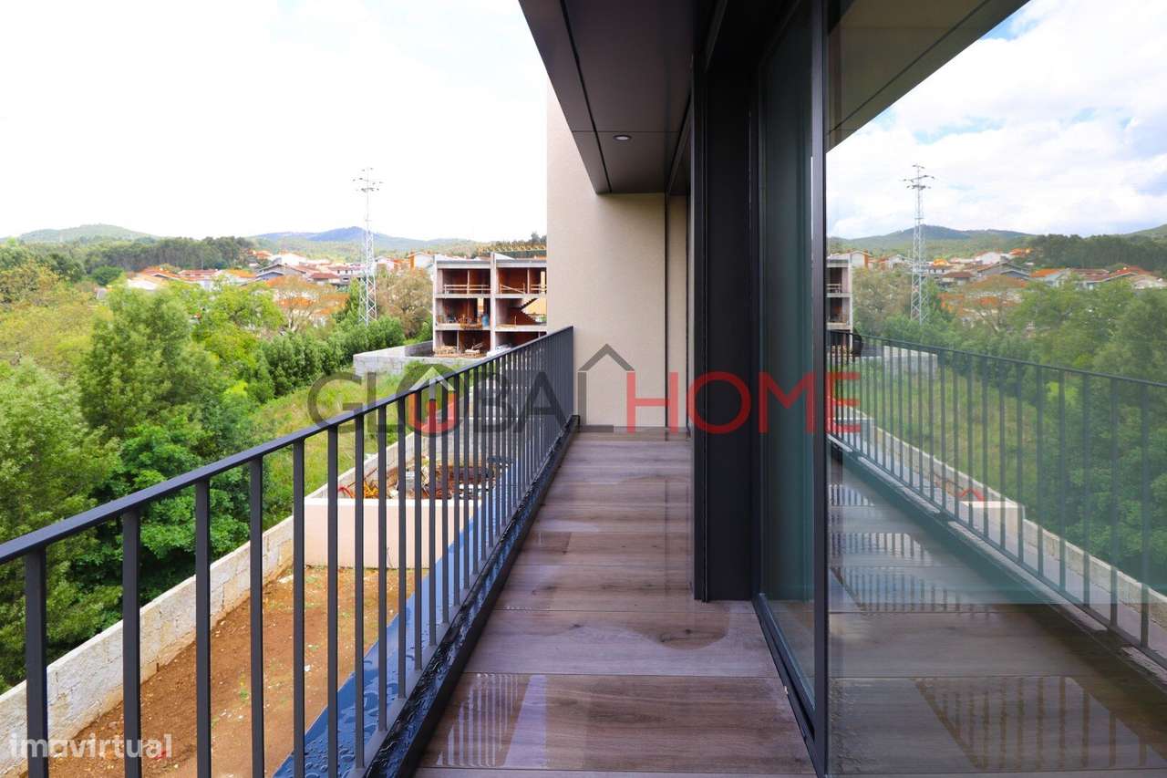 Moradia T3 Nova com Terraço e Piscina em São Pedro da Cova-49