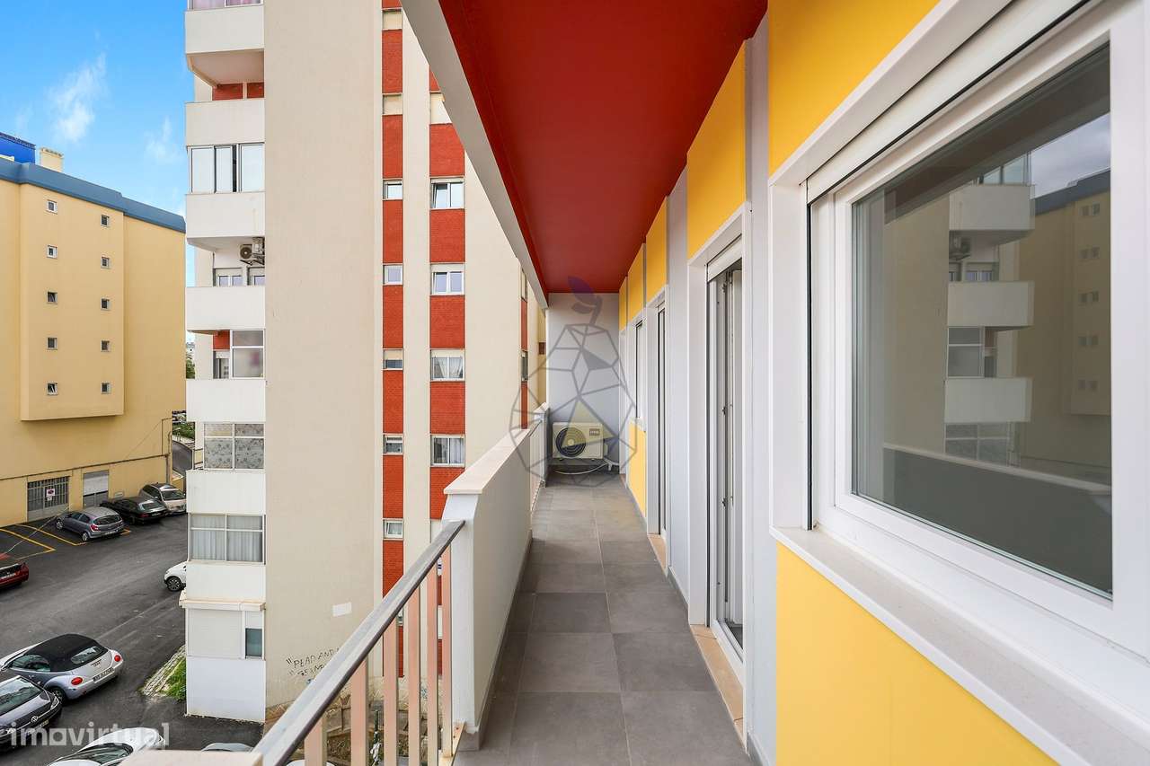 T3 central totalmente remodelado, com 2 casas de banho em Portimão-10