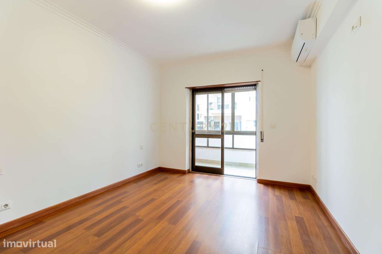 Apartamento, 134 m², Massamá e Monte Abraão - Grande imagem: 4/26