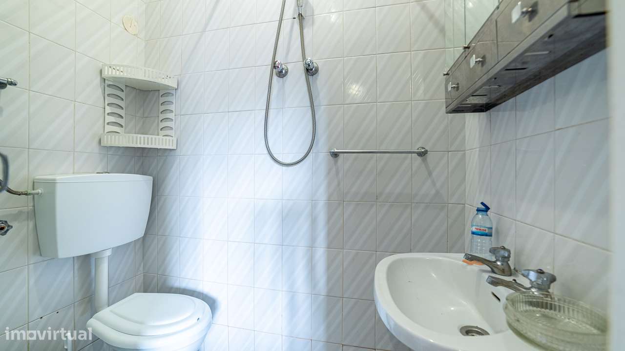 Apartamento T0 / Estúdio, 23m2, 4º piso, mt sossegado, junto ao Metro - Grande imagem: 5/8