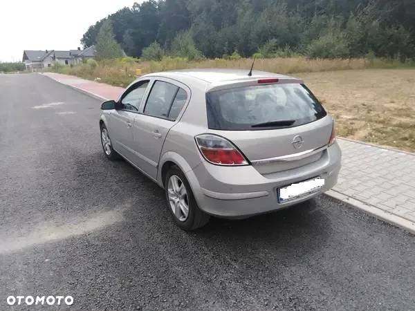 Opel Astra 1.6 Exklusiv - 6