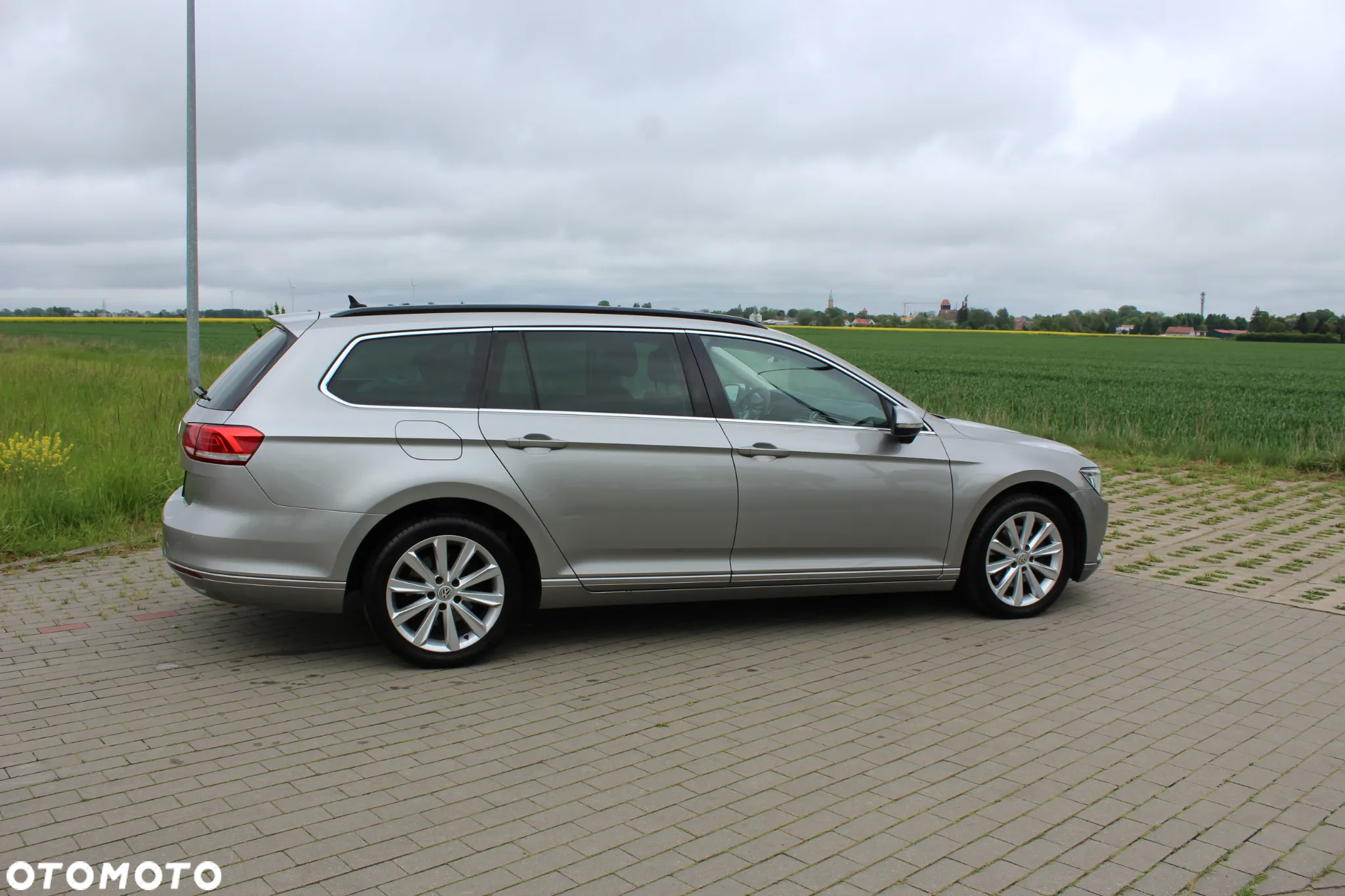 Volkswagen Passat 2.0 TDI SCR Comfortline - 26