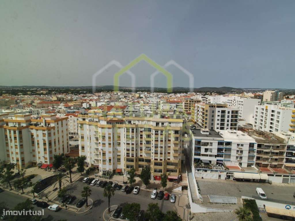 Apartamento T1 Totalmente Renovado perto da Praia, Quarteira.-11