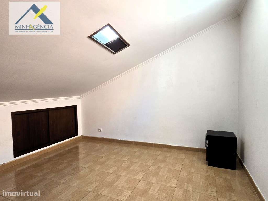 Prédio com 4 frações junto à Av. Luisa Todi em Setúbal-14