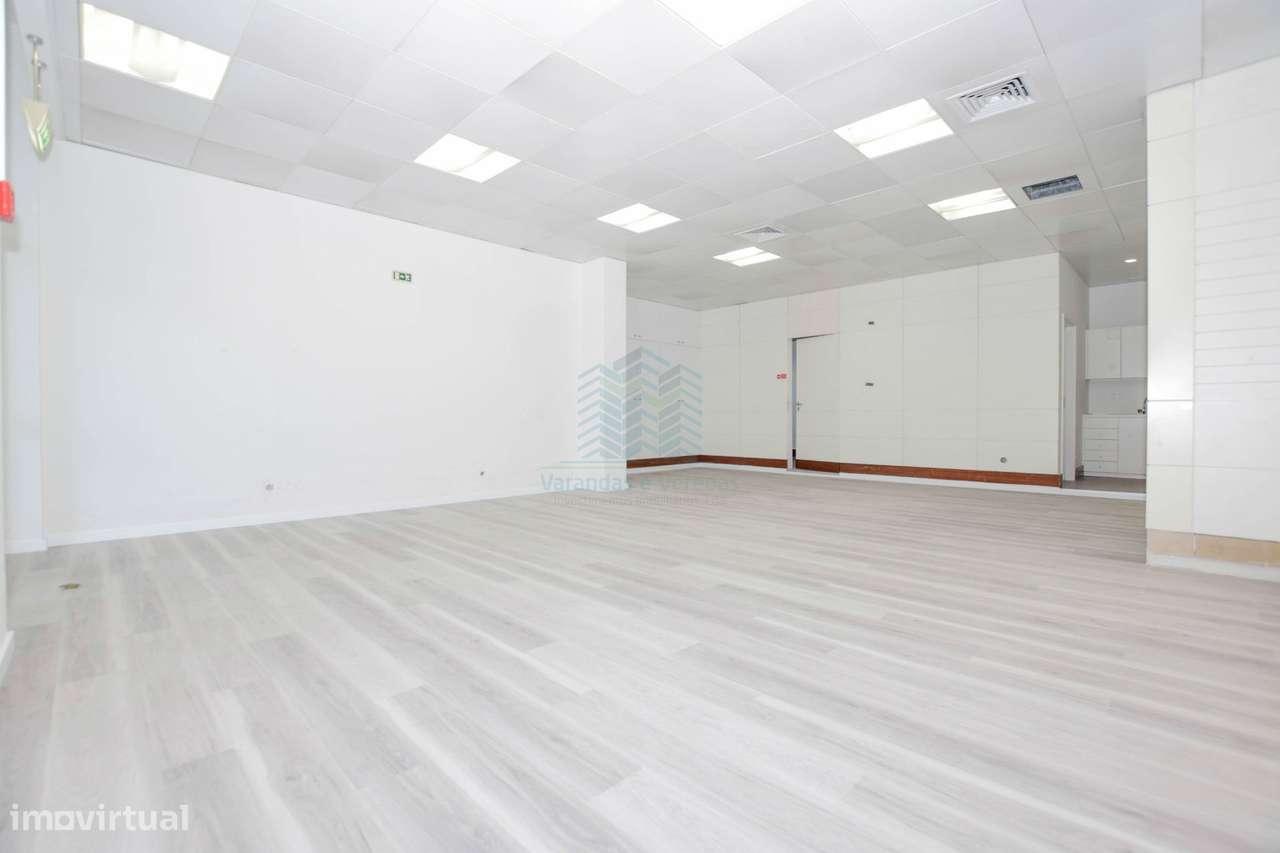 Loja destinada a comércio e serviços em Torres Novas - Grande imagem: 3/17