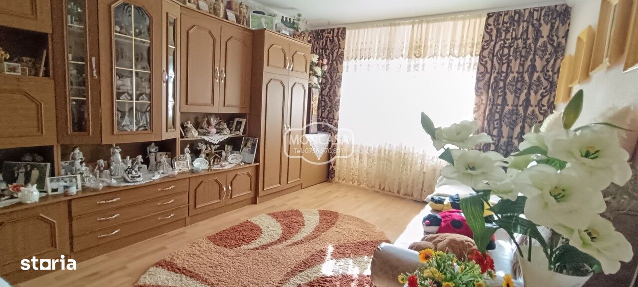 Apartament 3 camere zona Scoala 11, etaj 4 cu sarpanta