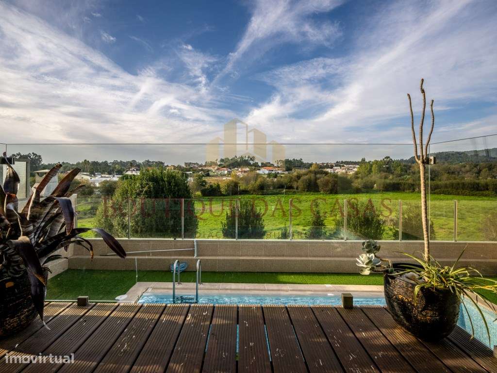 Moradia T5 em Perosinho-11