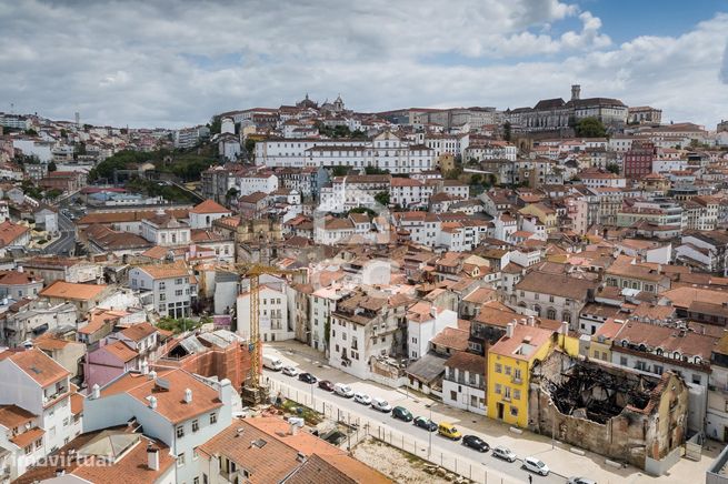 Apartamento T2 Triplex  equipado no centro de Coimbra.-12