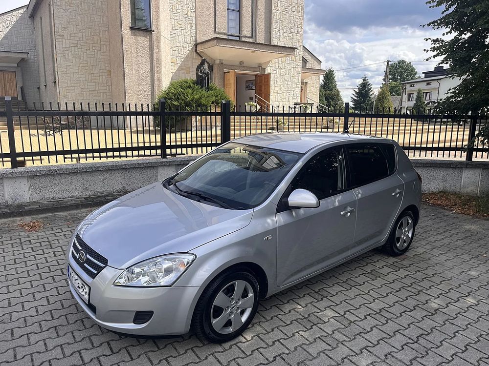 Kia Ceed I (2006-2012) 1.6 CVVT LX 2008