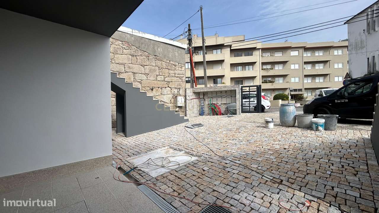 Excelente Oportunidade – T2+2 Duplex em Águas Santas-33