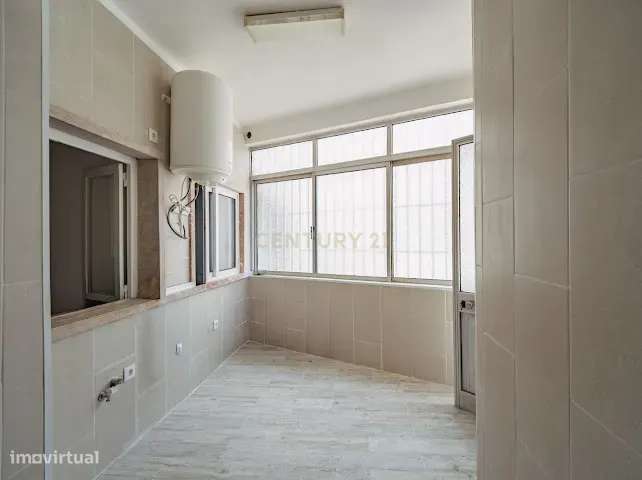 Prédio de Investimento Premium no Centro de Almada | Vista Rio | Eleva-13