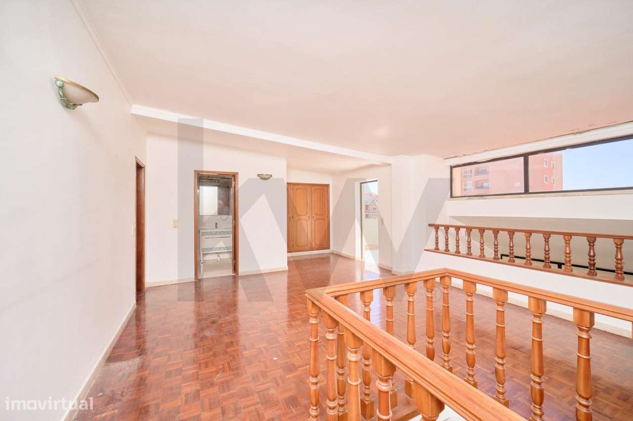 Penthouse Duplex T5 com Vista Desafogada e Excelente Potencial na Quin-29