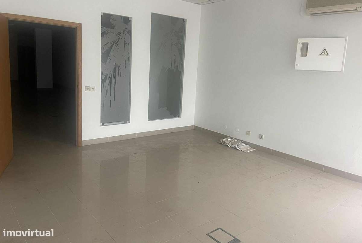 Arrendamento Loja 130m2 Caldes Rainha .Boa Localização - Grande imagem: 4/10
