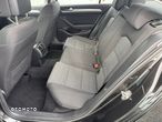 Volkswagen Passat 2.0 TDI EVO Business DSG - 23