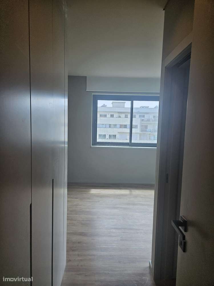 Moradia T4 com Piscina e Jardim-29