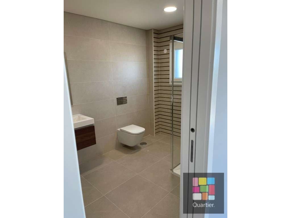 Moradia T4 em Azeitão - Conforto, Espaço e Qualidade de Vida!-11