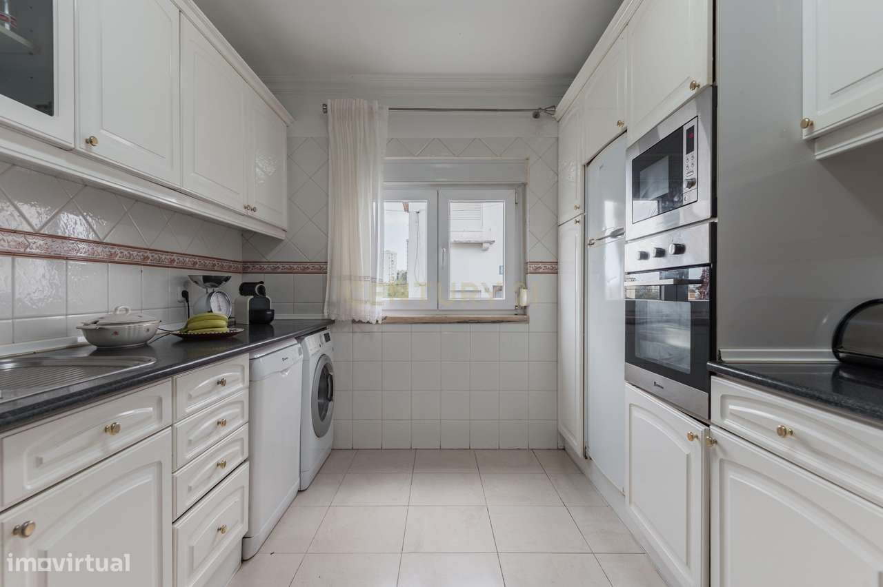 Moradia T3 de Charme no Bairro da Encarnação-9