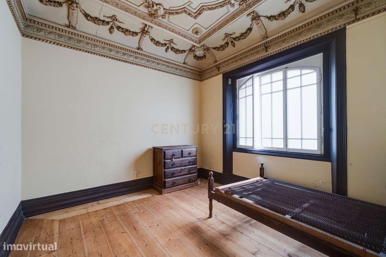 "Exclusiva Moradia Senhorial no Coração Histórico de Évora."-6