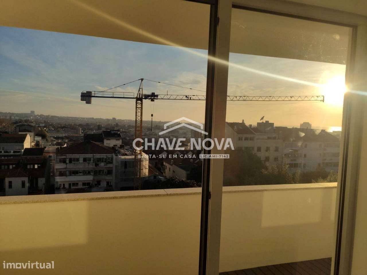 Apartamento T3 na Rua da Constituição - Grande imagem: 4/24