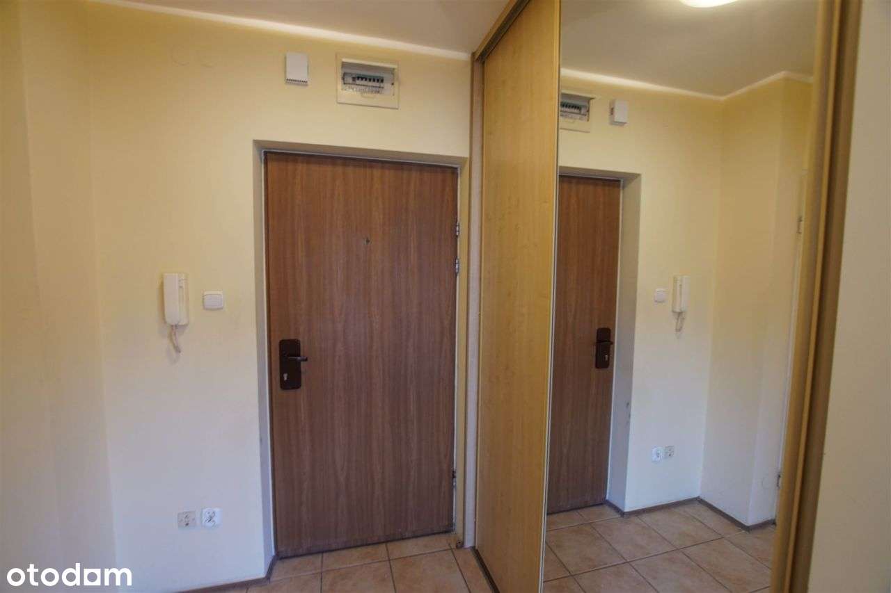 Ładne, Duże 1-Pokojowe, 1 piętro, duży Parking-4