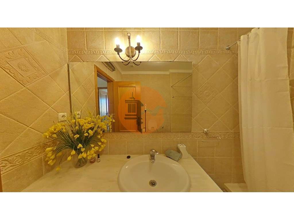 Fantástica Moradia com Piscina para venda-35