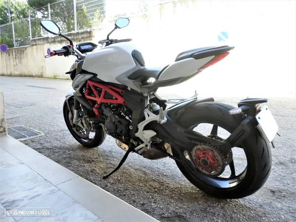 MV Agusta Brutale 800 - 14