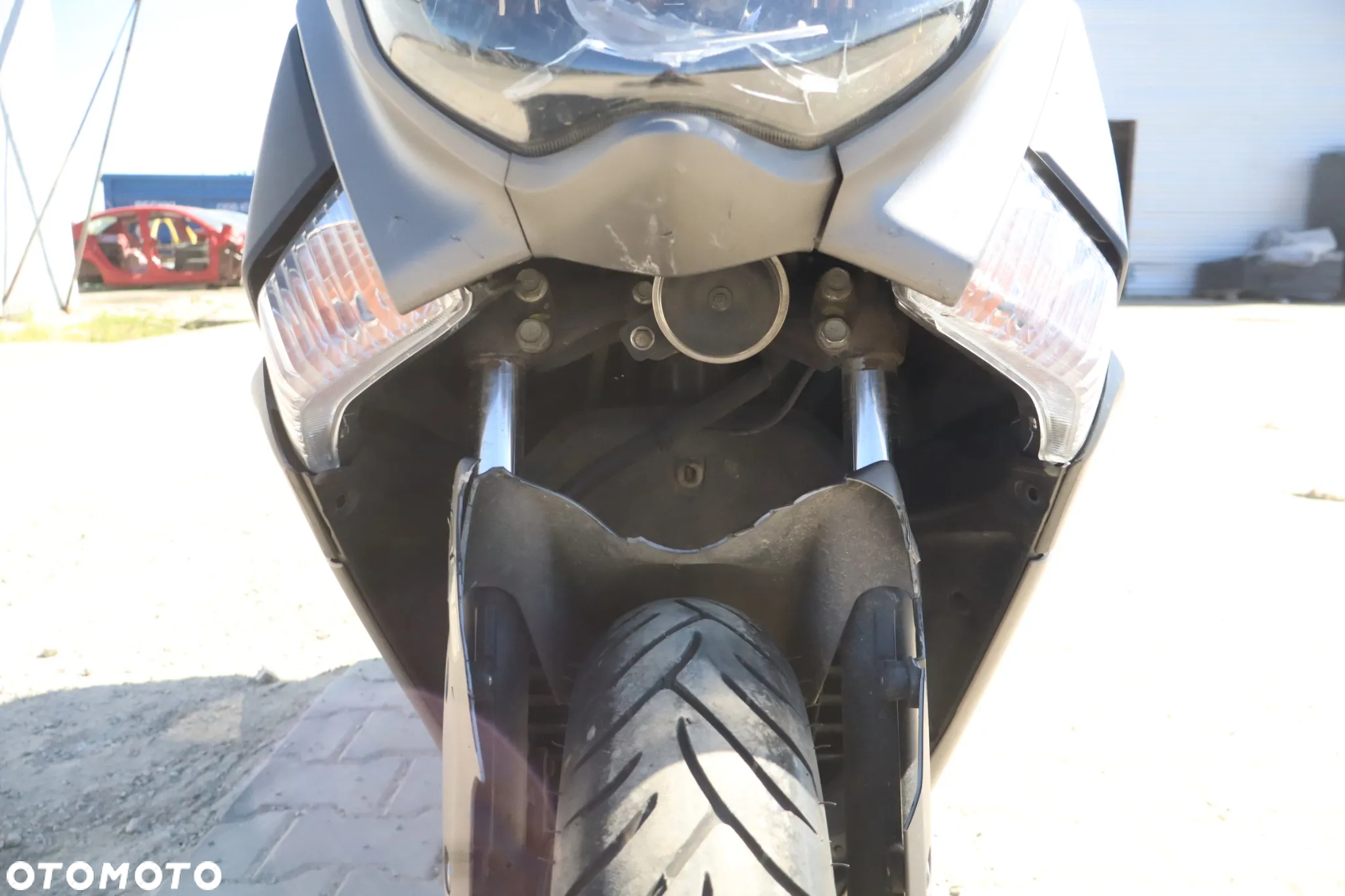 Yamaha NMAX - 10